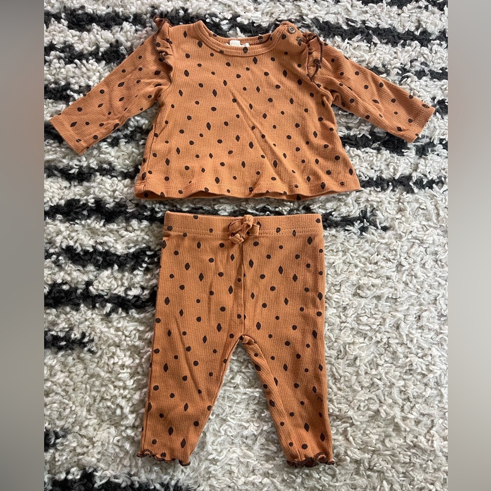 Baby matching outfit